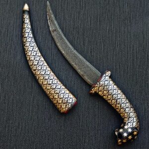 DAGGER KNIFE (Damascus Steel Blade)(SILVER ART)